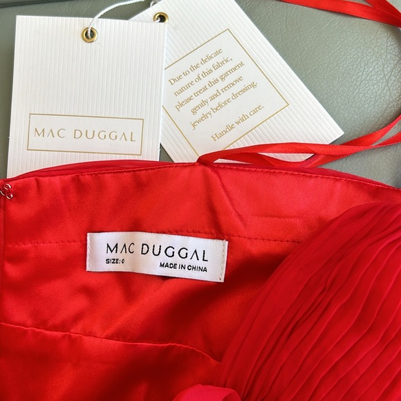 Mac Duggal Red Flowy One Sleeve Chiffon Gown Maxi Dress NWT 0 - Picture 9 of 12
